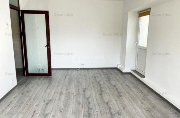 Pacurari - apartament cu 3 camere, recent renovat, nemobilat