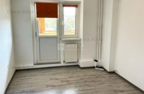 Pacurari - apartament cu 3 camere, recent renovat, nemobilat