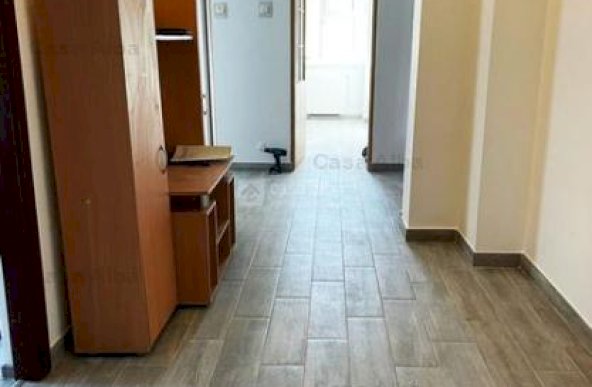 Pacurari - apartament cu 3 camere, recent renovat, nemobilat