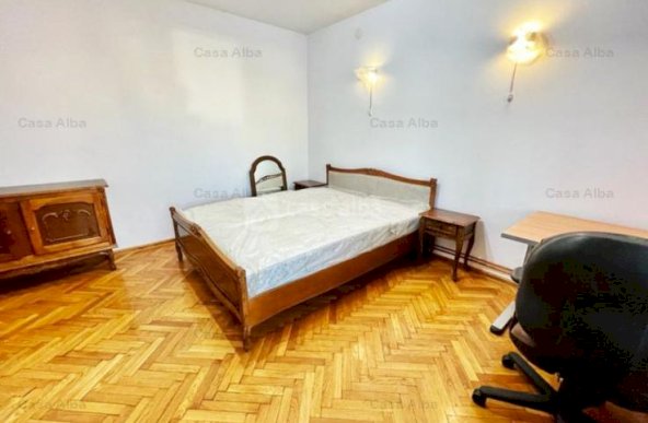 Ultracentral - UMF, apartament cu 4 camere decomandat