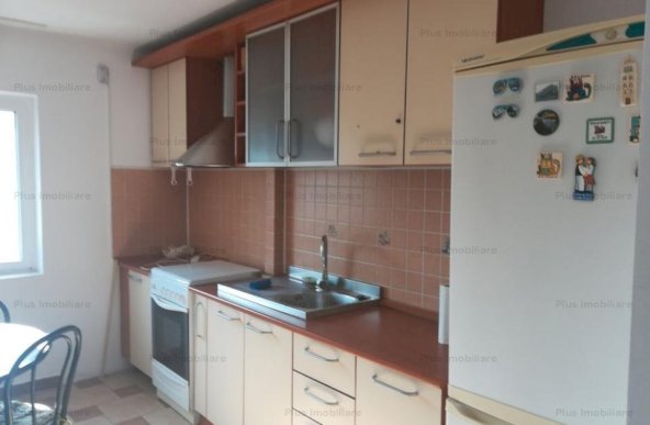 Apartament 2 camere vis-a-vis de metrou Aurel Vlaicu