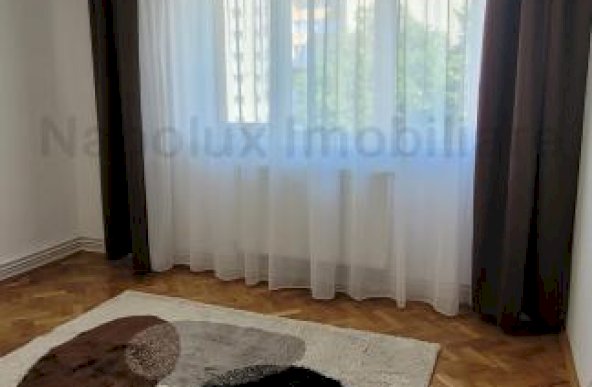 Apartament 3 camere, zona strazii Micus