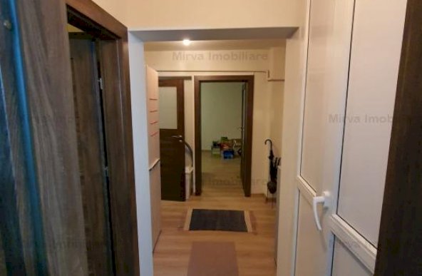 Vanzare apartament 3 camere, decomandat, renovat recent, zona Marasesti