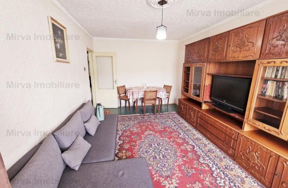 Vanzare apartament 2 camere, decomandat, zona Centrala, in Boldesti-Scaeni