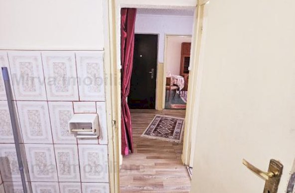 Vanzare apartament 2 camere, decomandat, zona Centrala, in Boldesti-Scaeni