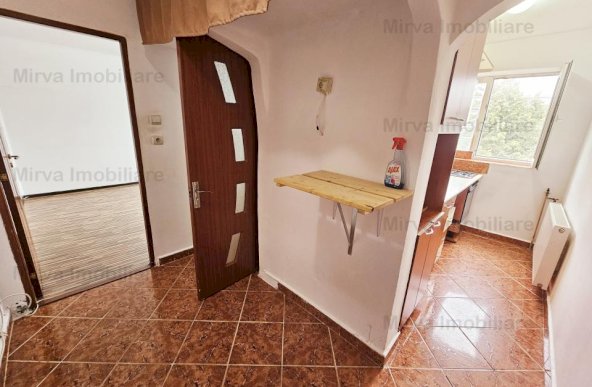 Vanzare apartament 2 camere, zona Malu Rosu