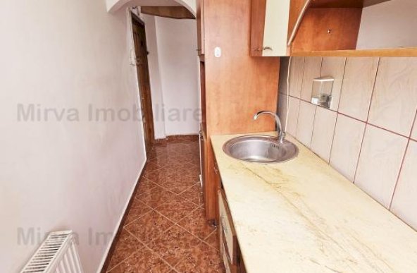 Vanzare apartament 2 camere, zona Malu Rosu