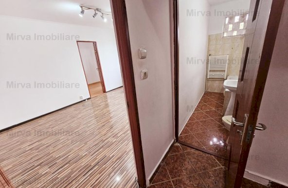 Vanzare apartament 2 camere, zona Malu Rosu