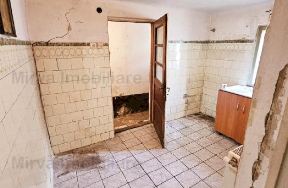 Vanzare casa 5 camere, necesita renovare, zona Transilvaniei