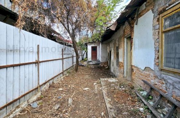 Vanzare casa 5 camere, necesita renovare, zona Transilvaniei