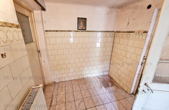 Vanzare casa 5 camere, necesita renovare, zona Transilvaniei