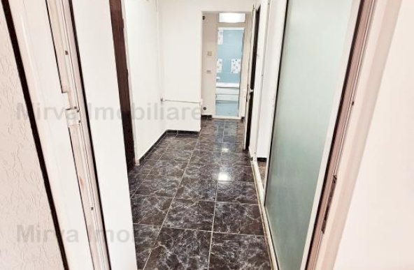 Vanzare apartament 2 camere, decomandat, zona Mihai Bravu