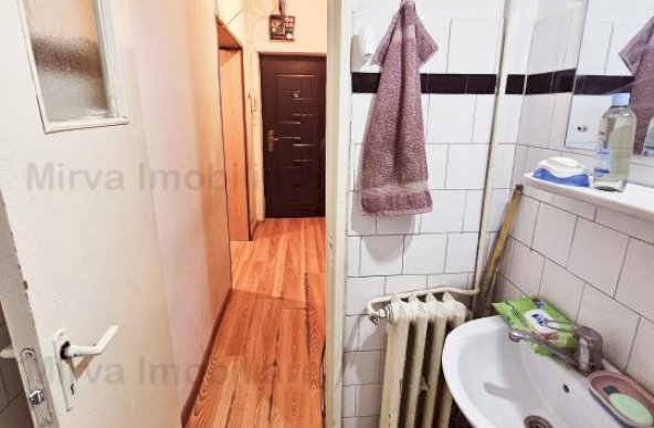 Vanzare apartament 3 camere, 2 bai, zona Republicii-Caraiman