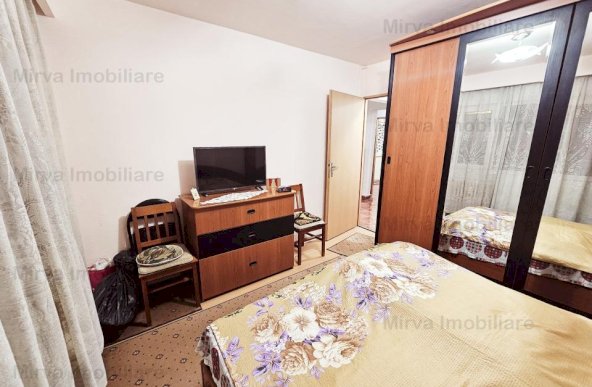 Vanzare apartament 3 camere, 2 bai, etaj 1, zona Cantacuzino