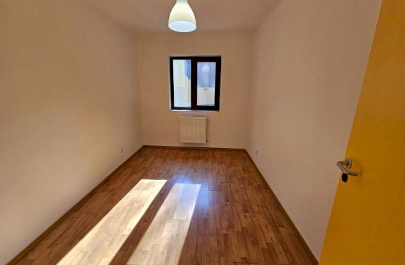 Inchiriere spatiu birouri, P+M, 5 camere, utilitati incluse, zona Centrala