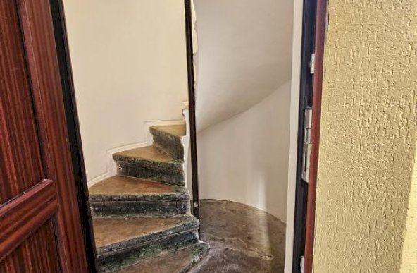 Inchiriere spatiu birouri, P+M, 5 camere, utilitati incluse, zona Centrala