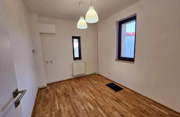 Inchiriere spatiu birouri 5 camere, utilitati incluse, zona Centrala