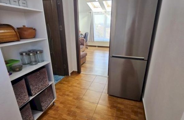 Vanzare apartament 3 camere, bloc cu acoperis, loc de parcare, zona Pictor Rosenthal