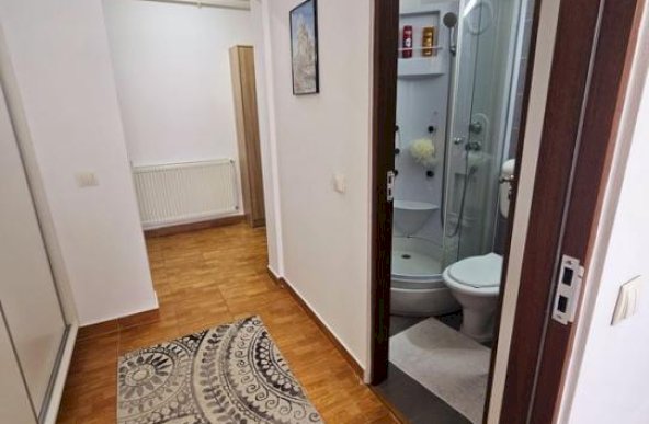 Vanzare apartament 3 camere, bloc cu acoperis, loc de parcare, zona Pictor Rosenthal