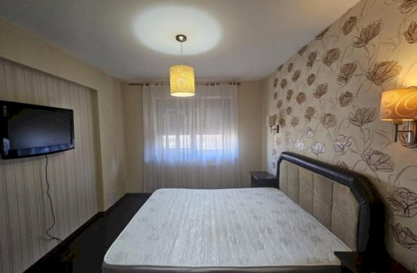 Inchiriere apartament bloc nou cu garaj, centru Pitesti