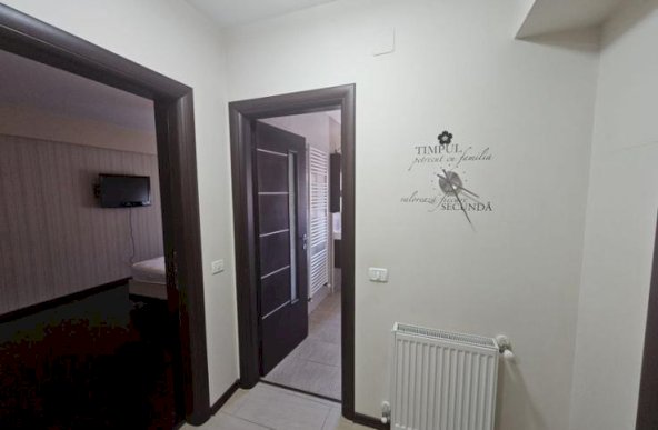 Inchiriere apartament bloc nou cu garaj, centru Pitesti