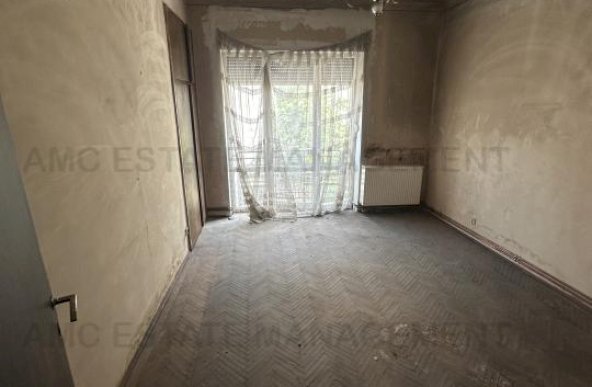 De vanzare 4 camere str Ion Campineanu - Victoriei - vis-avis de hotel NOVOTEL