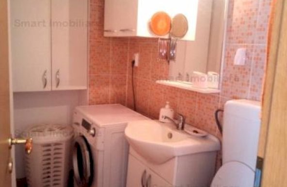 Apartament 3 camere 65 mp Mihai Viteazu