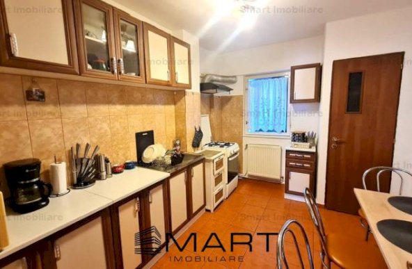 Apartament 3 camere 66mp zona Vasile Aaron