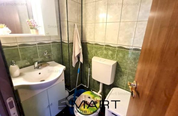 Apartament 3 camere 66mp zona Vasile Aaron