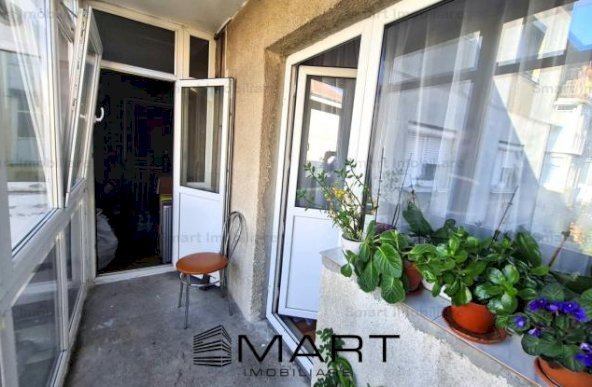 Apartament 3 camere 66mp zona Vasile Aaron