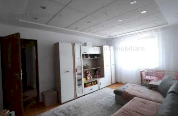 Apartament 2 camre recent renovat cu balcon, zona Mihai Viteazu