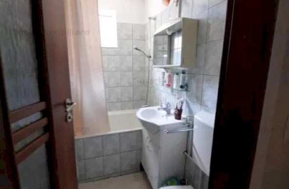 Apartament 2 camre recent renovat cu balcon, zona Mihai Viteazu