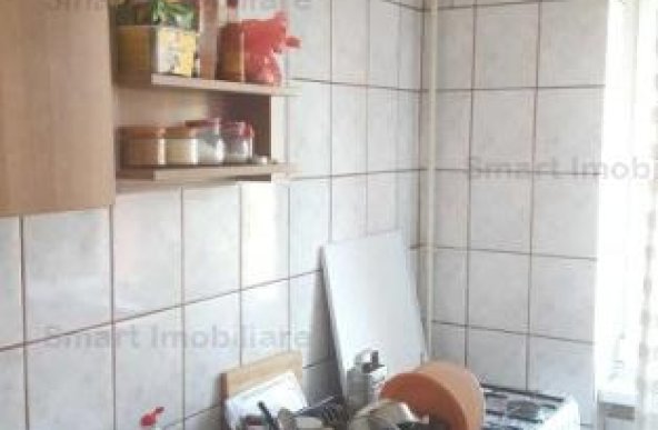 Apartament 2 camere decomandate zona Cedonia