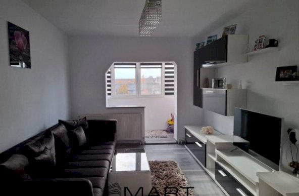 Apartament renovat, 3 camere, complet mobilat – Vasile Aaron, Sibiu cu balcon