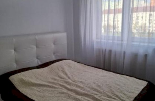 Apartament renovat, 3 camere, complet mobilat – Vasile Aaron, Sibiu cu balcon