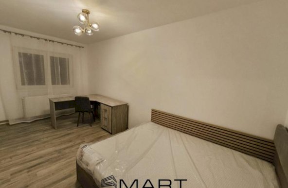 Apartament 3 camere zona Vasile Aaron 