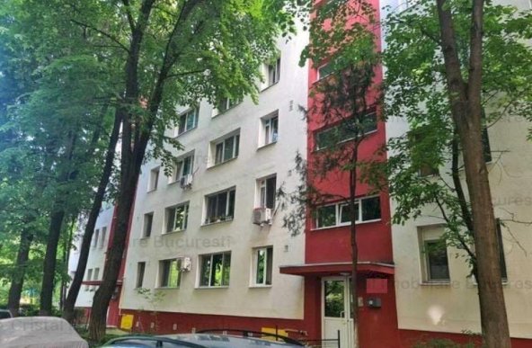 Apartament 3 camere, Bld. Obregia, 8-10 min. de metrou Piata Sudului.