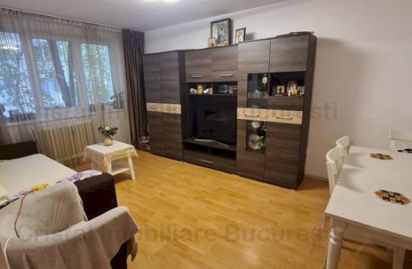 Apartament 3 camere, Bld. Obregia, 8-10 min. de metrou Piata Sudului.