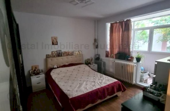 Apartament 3 camere, Bld. Obregia, 8-10 min. de metrou Piata Sudului.