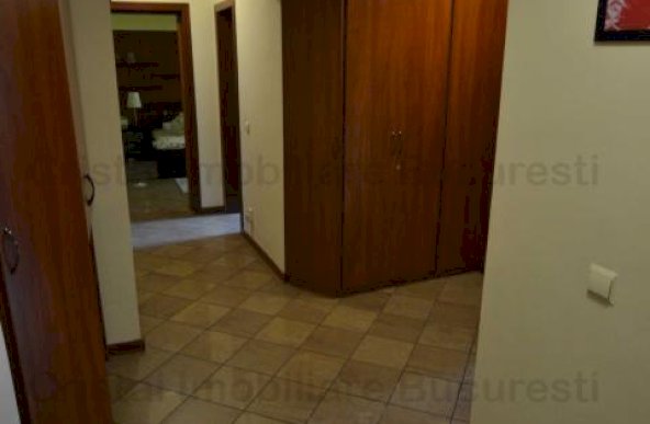 Inchiriez apartament 2 camere, zona Bulevardul Unirii, aproape de metrou