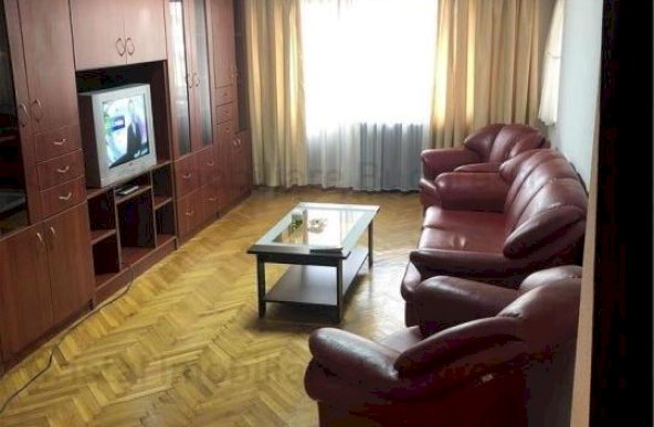 Inchiriez apartament 2 camere pe Bulevardul Unirii, Zepter