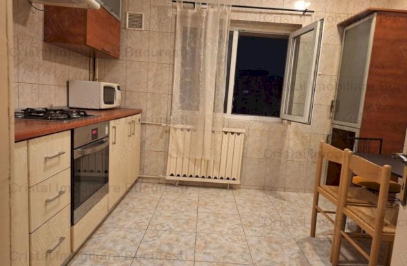 Inchiriere apartament 3 camere Nerva Traian, aproape de metrou