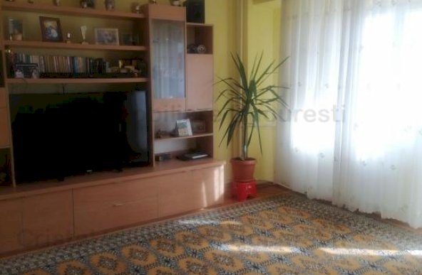 Vinzare apartament cu 3 camere