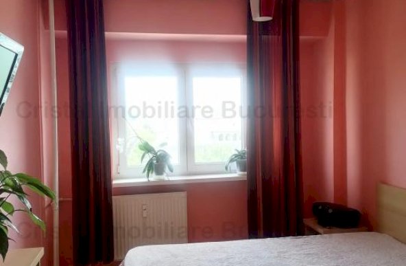 Vinzare apartament cu 3 camere