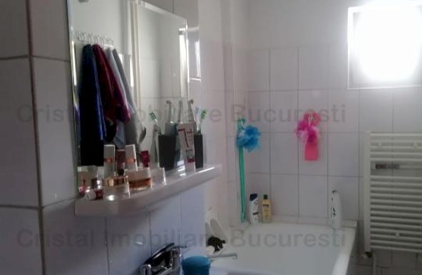 Vinzare apartament cu 3 camere