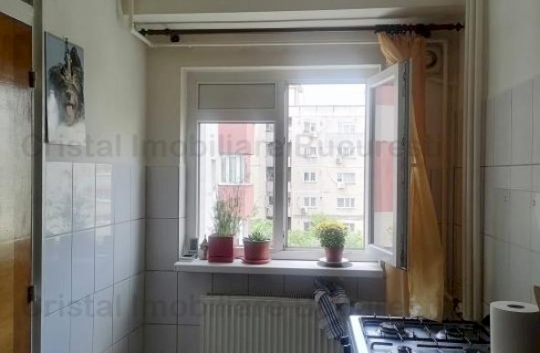 Vinzare apartament cu 3 camere