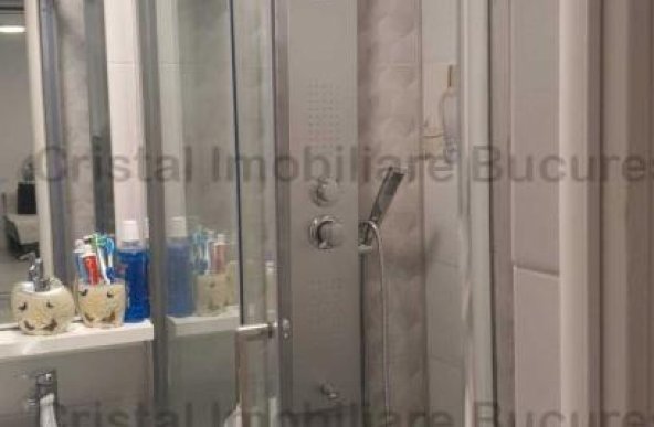 Apartament luminos, 2 camere. Zona Emil Racovita.