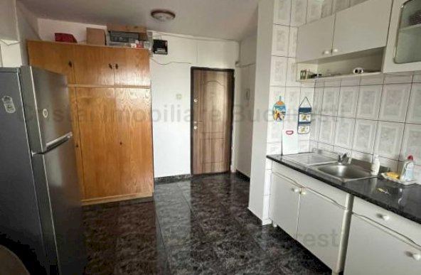 Apartament 2 camere, la 1 minut de metrou Piata Sudului. 