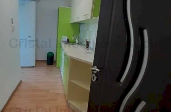 Inchiriez apartament de 2 camere, zona Unirii, renovat, dotat cu filtru de apa