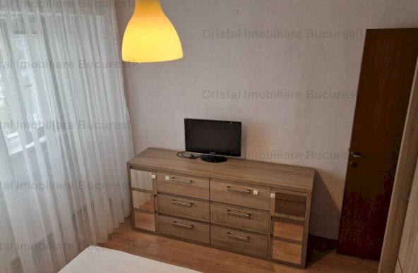 inchiriez apartament de 2 camere in zona 1 Decembrie 